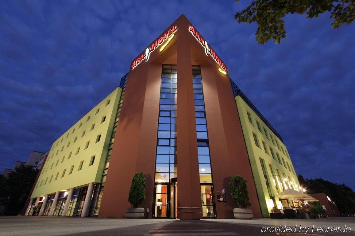 Ara Hotel Comfort Инголщат Екстериор снимка