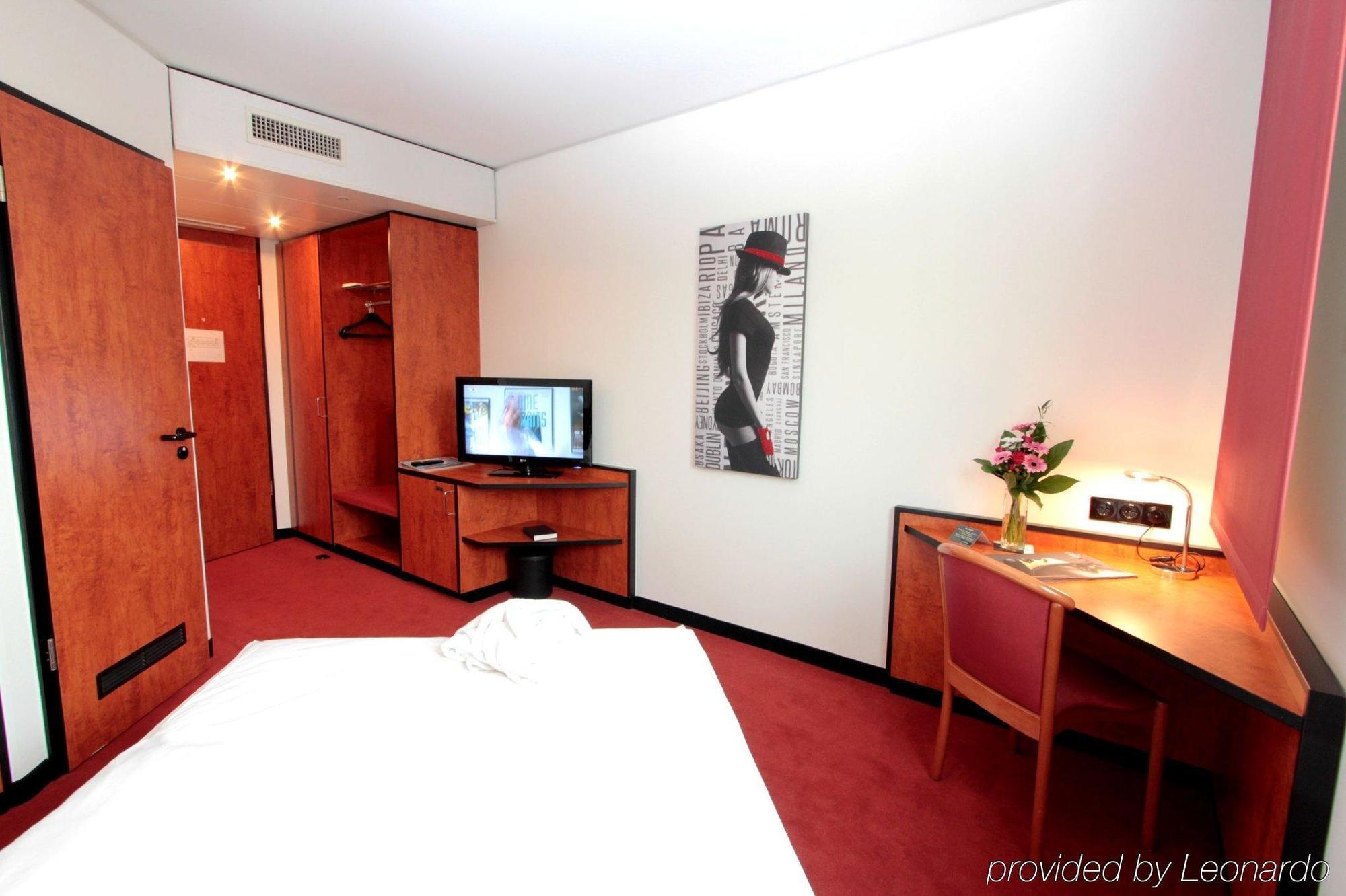 Ara Hotel Comfort Инголщат Екстериор снимка