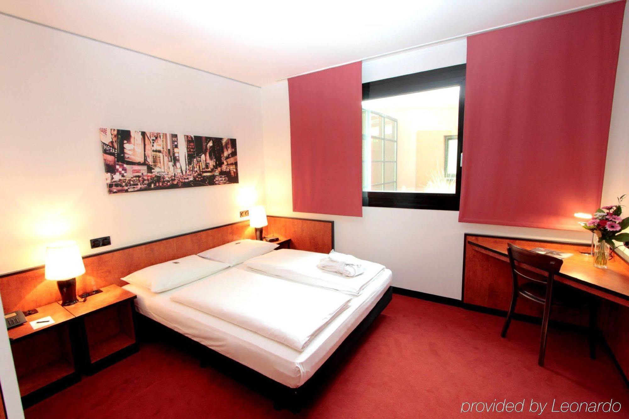 Ara Hotel Comfort Инголщат Екстериор снимка
