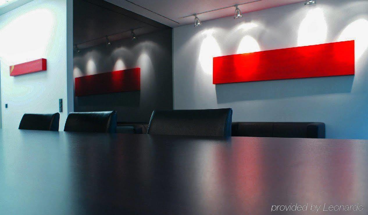 Ara Hotel Comfort Инголщат Бизнес снимка