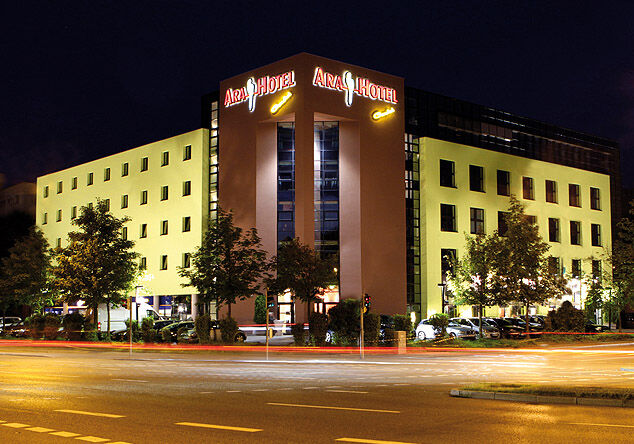 Ara Hotel Comfort Инголщат Екстериор снимка